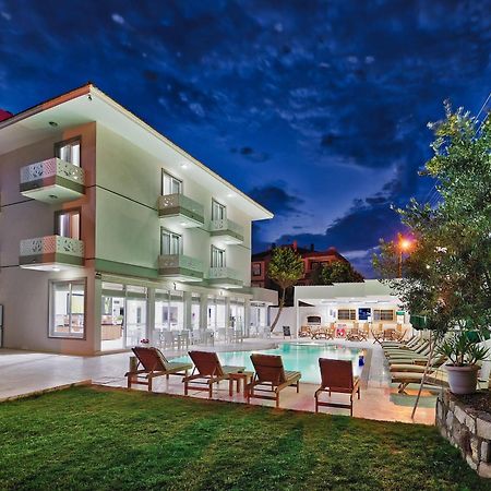 Ege Tulip Cesme Hotel Exterior photo