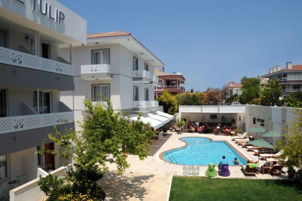 Ege Tulip Cesme Hotel Exterior photo