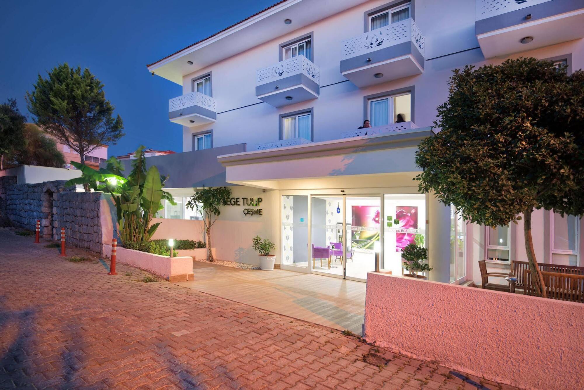 Ege Tulip Cesme Hotel Exterior photo